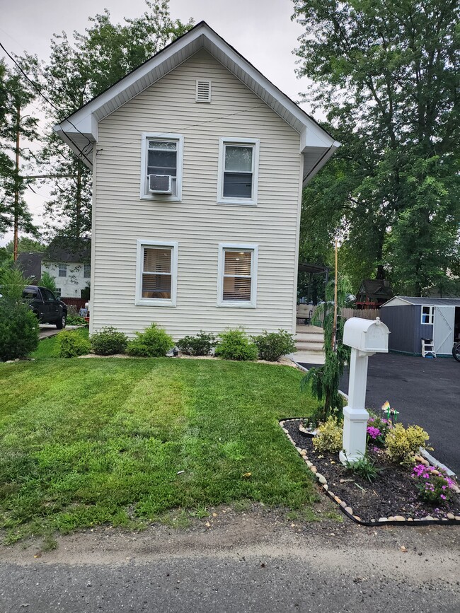 Building Photo - 30 Taylor Pl Rental