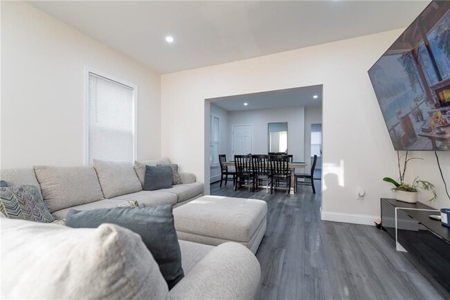 Photo - 49 Hollis St