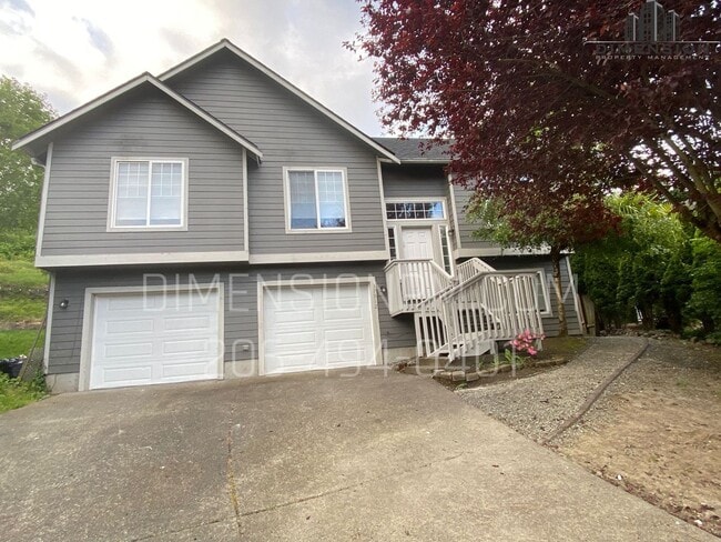 Building Photo - Stylish 4 Bedroom, 2 Bathroom Home with Great Layout