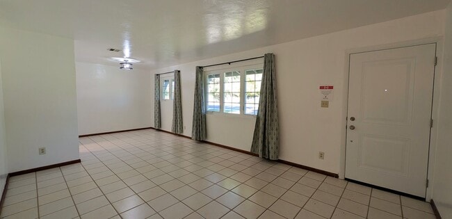 Photo - 3 Bedroom Home in the Hudson Manor Community Near S McClintok Dr and E Apache Blvd!