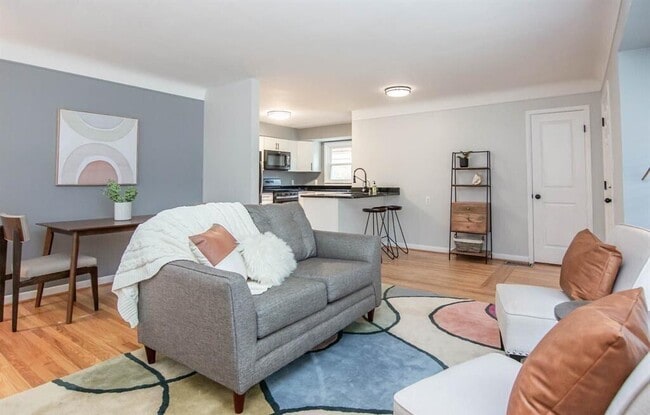 Photo - 14030 Elgin St