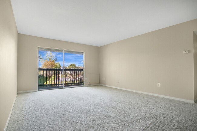 Photo - 1ST MONTH RENT FREE 2 Bed 1 Bath 2nd Floor Unit With Balcony In Desirable Area Winter Park Sectio... Unit # D211