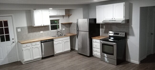 Photo - 423 Ellana Claire Ct