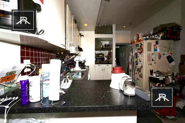 Building Photo - 2 bedroom in Allston MA 02134 Unit 9 Rental