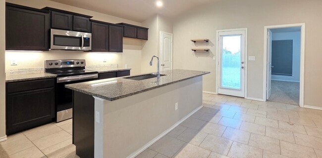 Photo - 7504 100th St