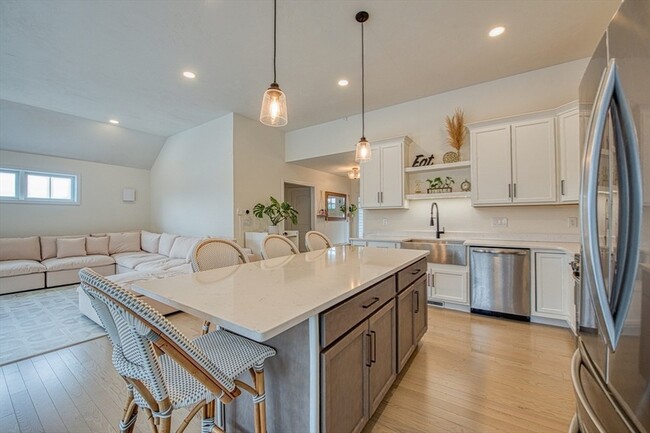 Photo - 35 Metacomet Rd