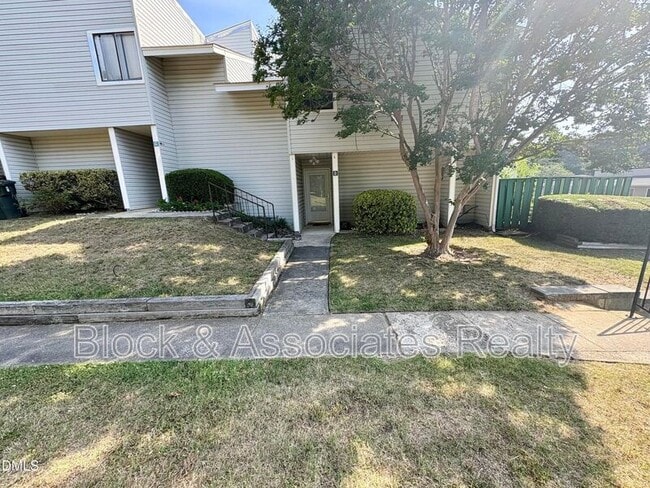 Building Photo - 4609 Grinding Stone Dr Unit D
