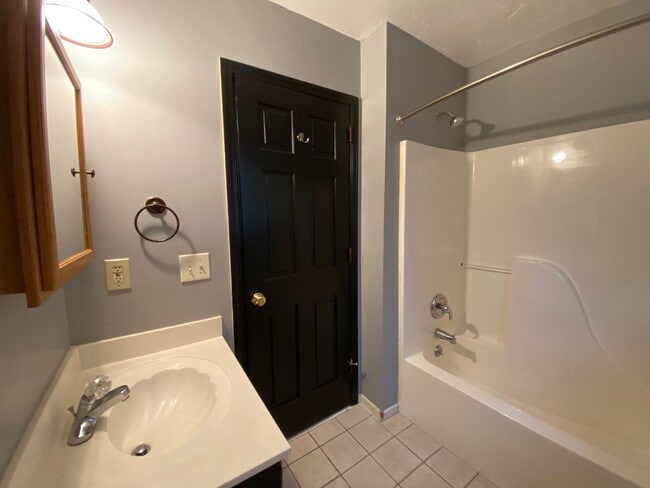 Photo - Lovely 2 bedroom Townhome