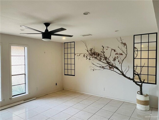 Photo - 9 Larkspur Ave