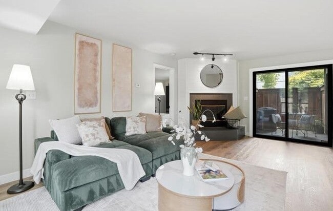 Building Photo - 1680 San Miguel Dr Unit 20A
