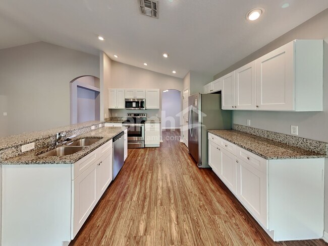 Photo - 204 Silver Palms Cir