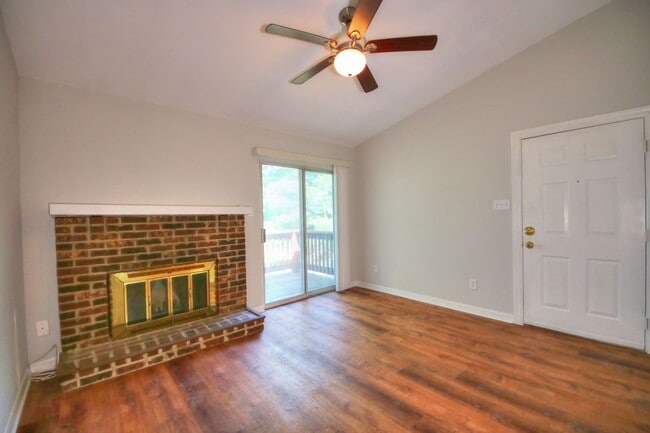 Photo - All Electric Second Floor Garden Condo for Rent in Wildwood Unidad D