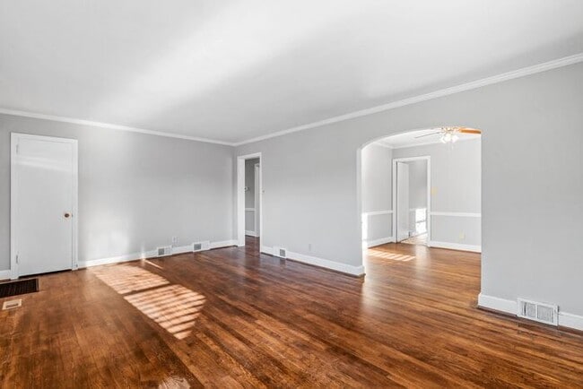 Photo - Adorable Brick Ranch Home in the Desirable Lindley Park Area! Updated, Hardwood Floors, Fenced!