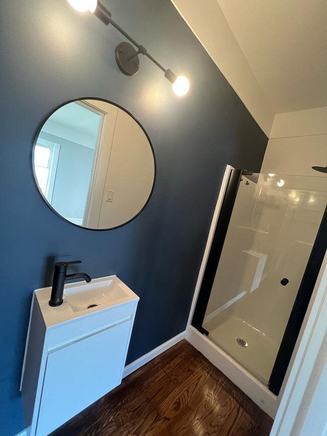 Photo - 713 Baldwin St Unit 1- front