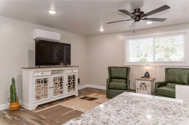 Photo - 451 W 200 S Unit 8b