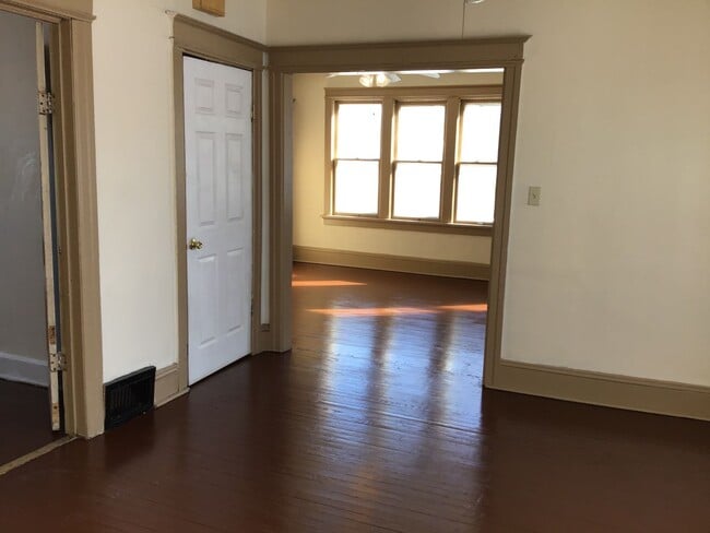 Photo - 4047-4049 N 19th St Unit Upper