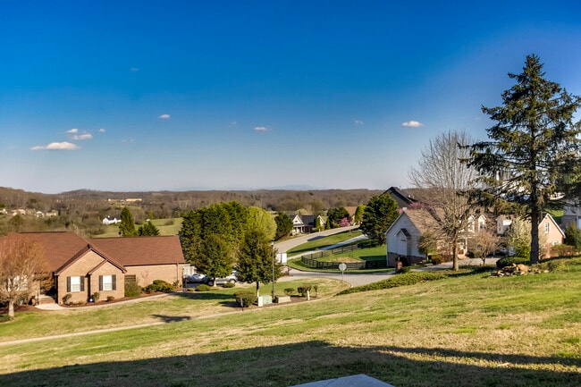 Photo - 110 Hillvale Ln