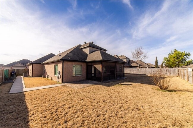 Photo - 6101 W Woodbine Dr