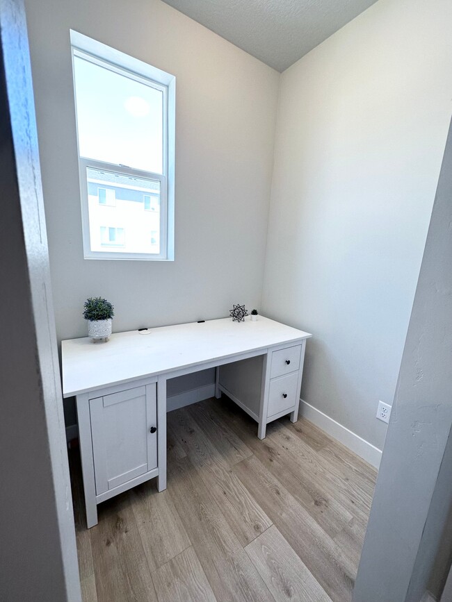 Photo - 1011 W 430 S