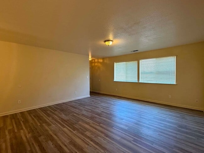 Photo - 155 Derek Dr Unit A