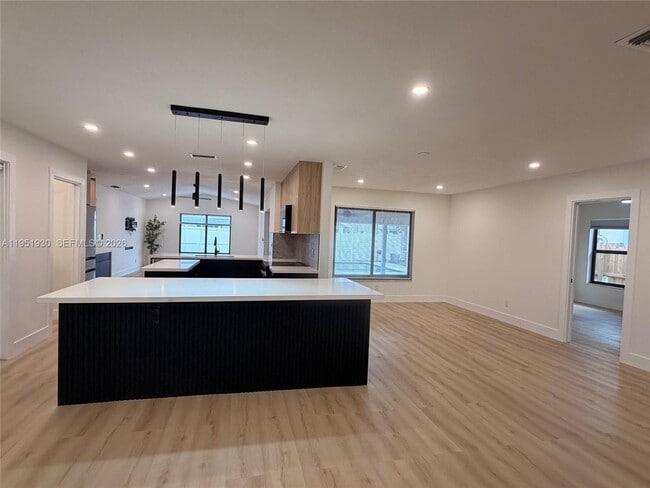 Photo - 1462 SW 25th Ave