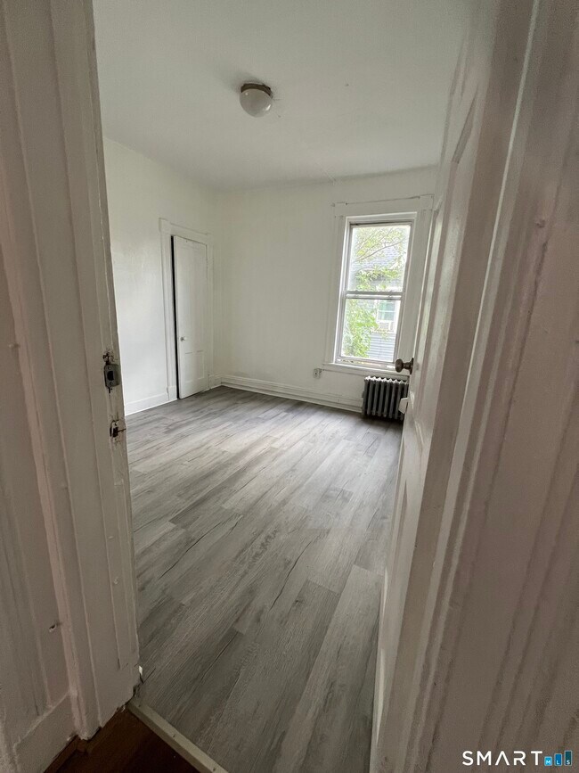 121 Babcock St Unit 2nd FLOOR