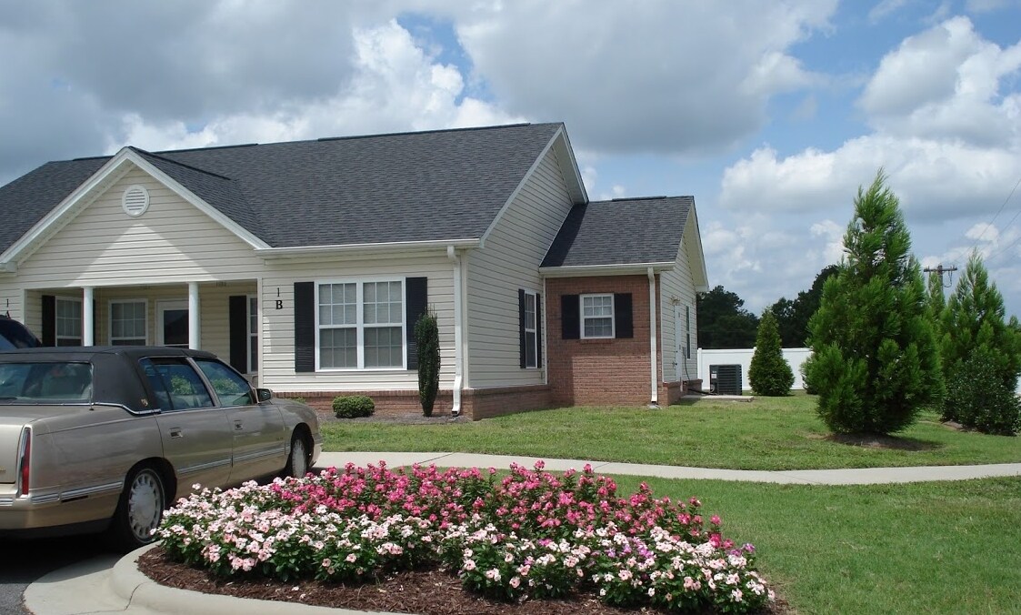 Photo - Willow Grove Apartments