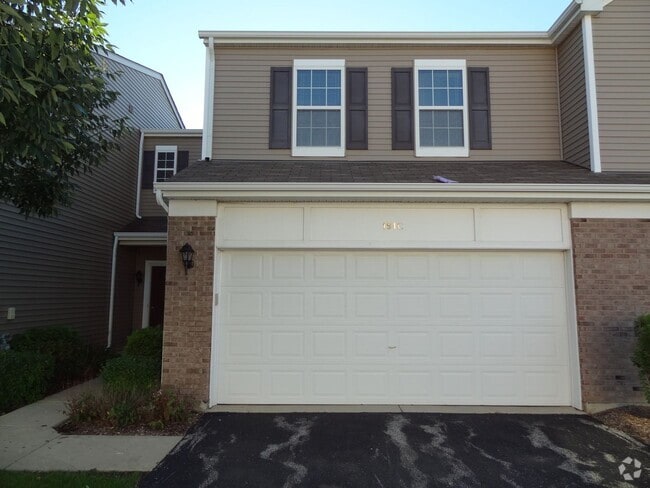 Building Photo - 3 BEDROOM, 1.1 BATH TOWNHOME IN BRISTOL BA...