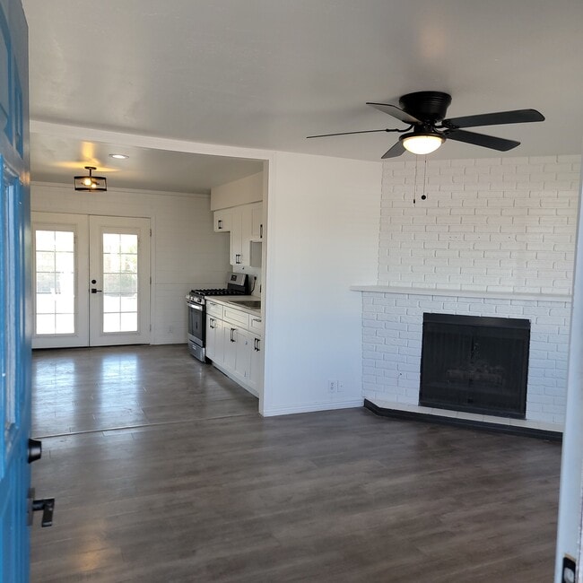 Photo - 301 E La Canada Blvd