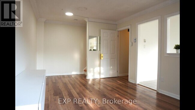 Photo - 2 White Abbey Park