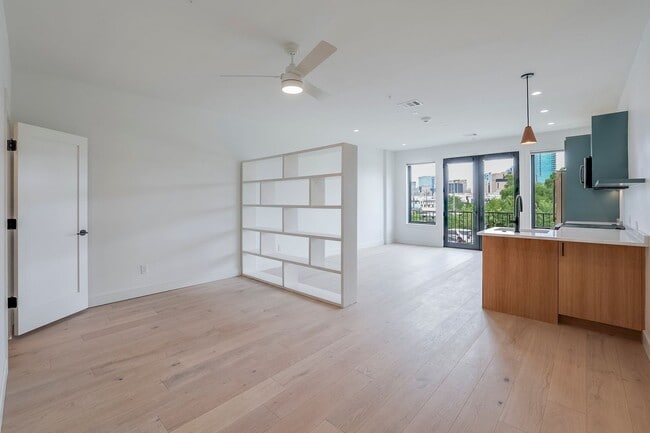 Photo - The Lincoln - Studio Unit The Studio #203