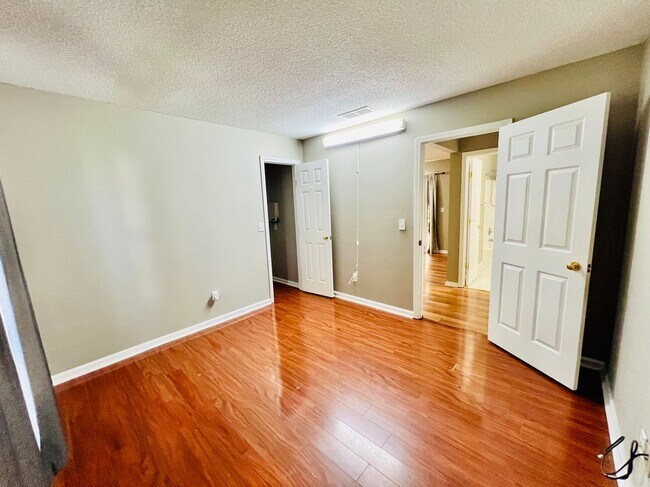 Photo - 391 Bass Way NW