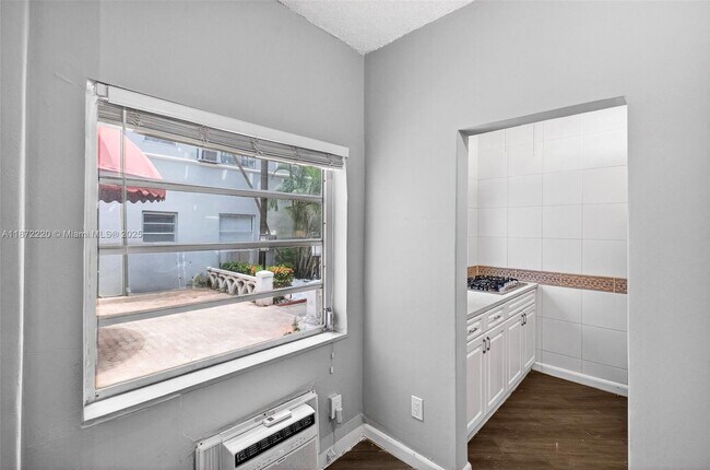 Photo - 215 30th St Unidad 10 Rental