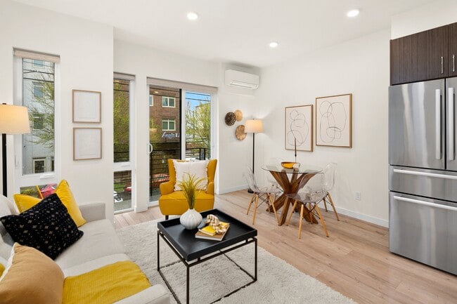 Photo - 109 22nd Ave E