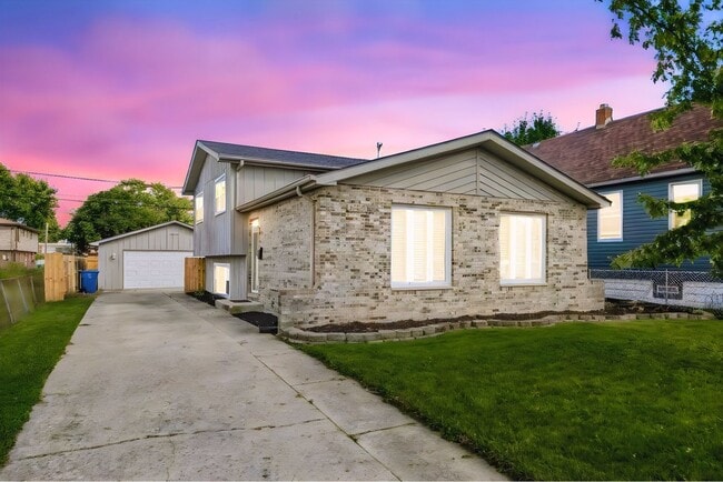 Building Photo - 14339 Cleveland Ave Rental