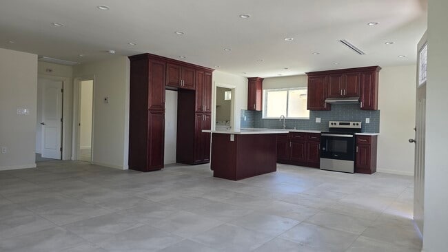 Photo - 10931 Hayvenhurst Ave