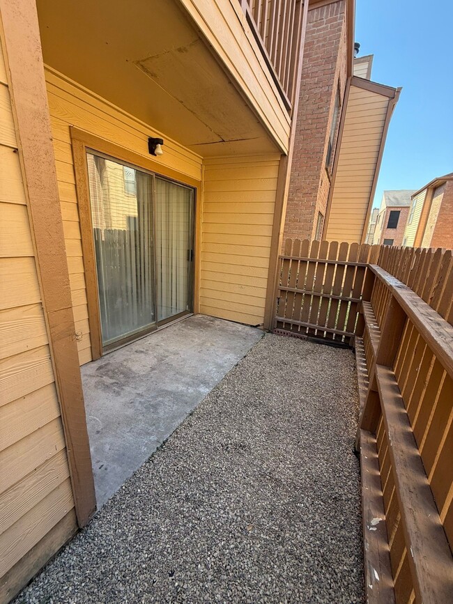 Photo - 16111 Aspenglenn Dr