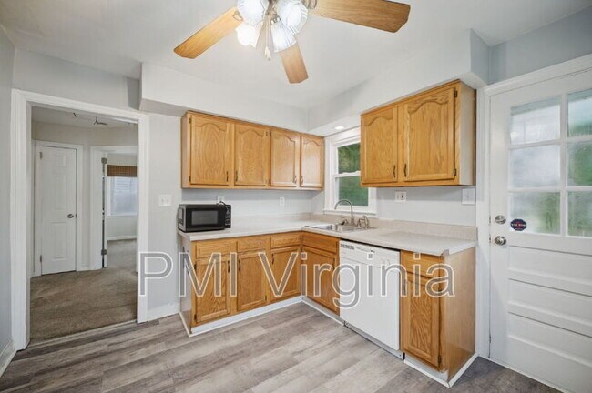 Photo - 28 Harvard Rd