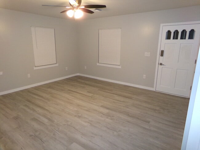 Photo - 1401 E Evanston St