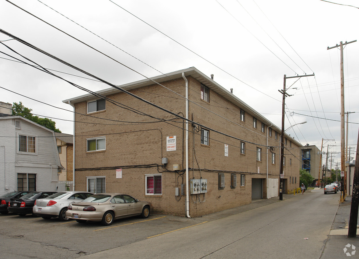 Building Front - 32 E 17th Ave Apartments