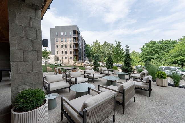 South Bank at Quarry Trails Patio - South Bank at Quarry Trails
