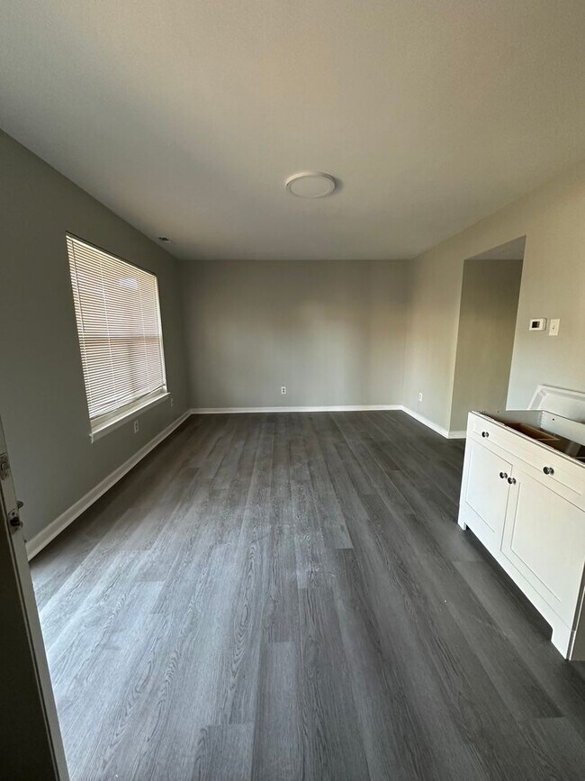 Photo - Lake Edward West-2bedroom 1.5 Bath townhome