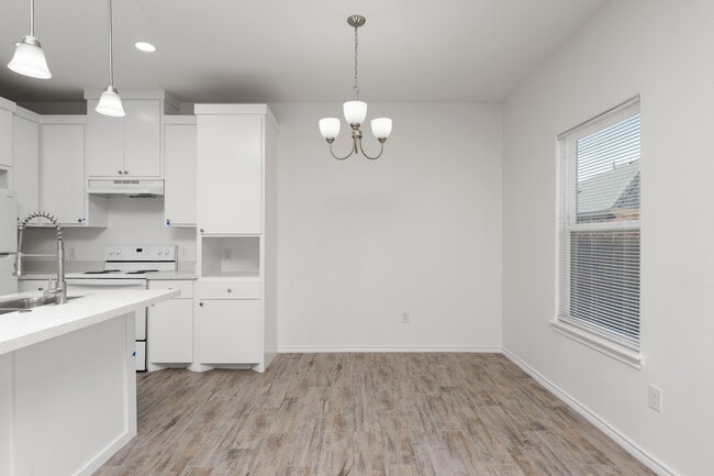 Photo - 2325 N Valley Cir