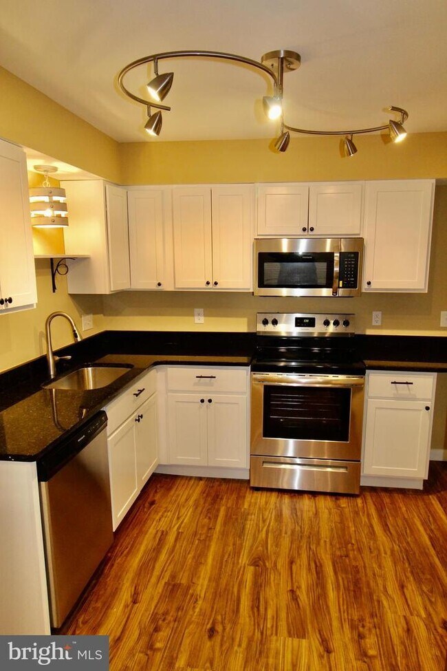 Photo - 8340 Langmaid Rd Unit D