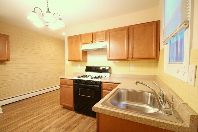 Photo - 4518 Van Kirk St