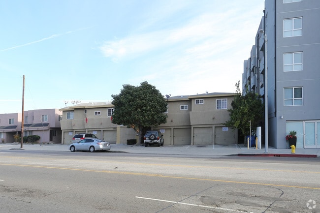 2840 S. Sepulveda Blvd. - Sepulveda Court