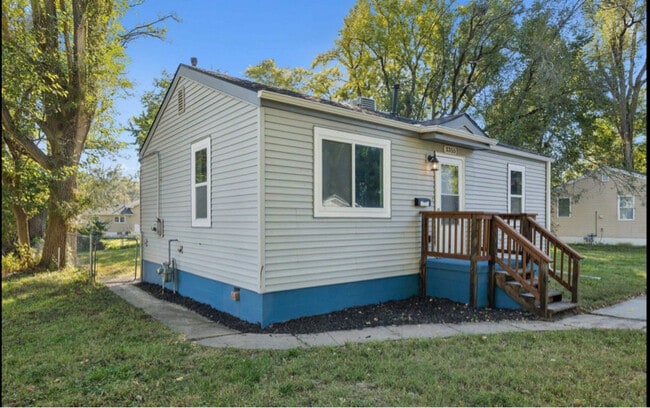 Photo - 3355 N 40th Ave