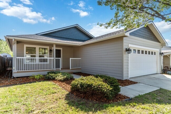 Building Photo - Newly Remodeled Single Family Home in Gate...