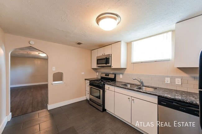 Building Photo - 2650 W 40th Ave Unit 2 Rental
