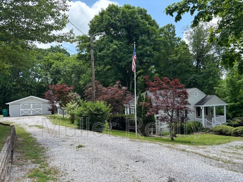 Photo - 1624 Duncan Rd